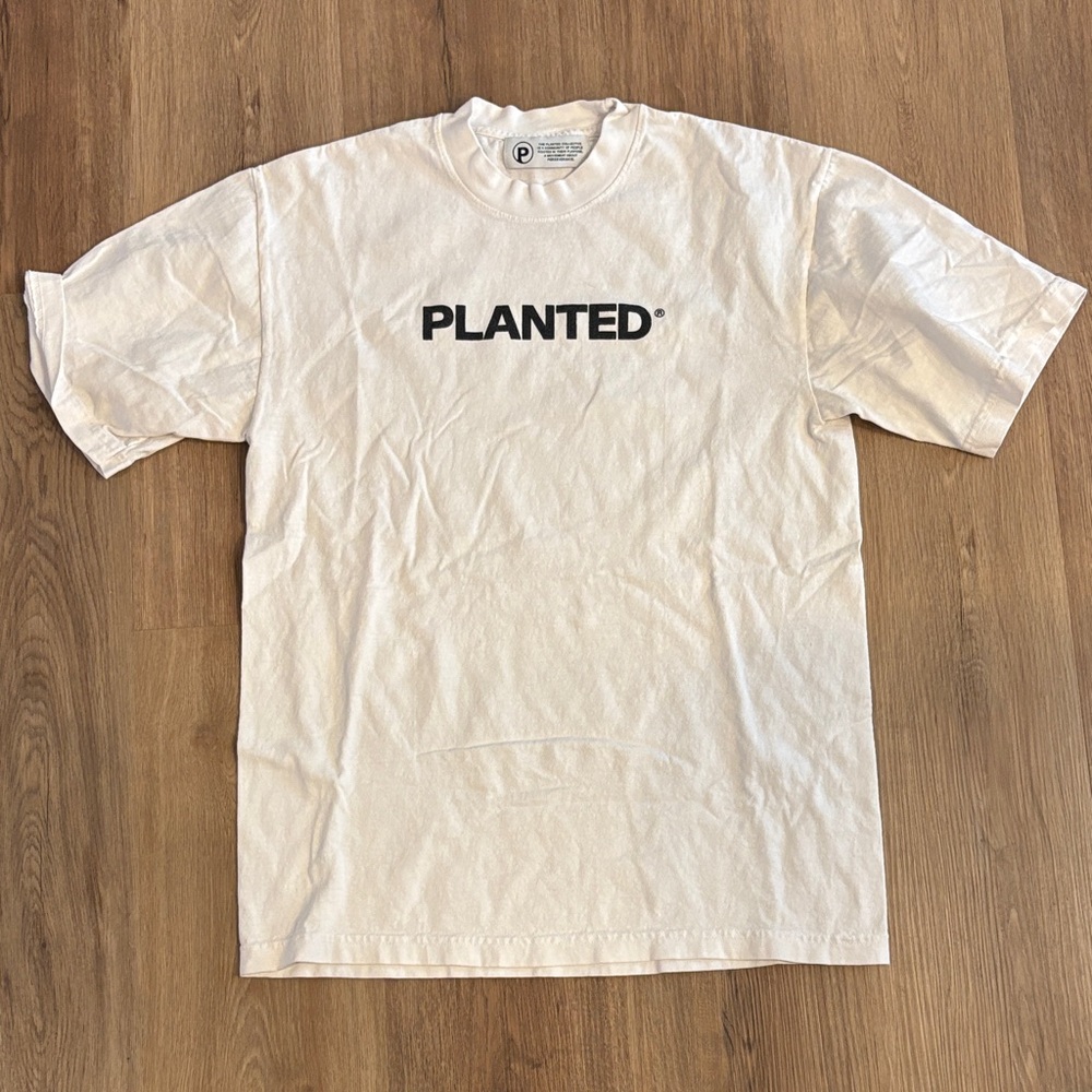 ® Men's White Graphic Logo T-Shirt